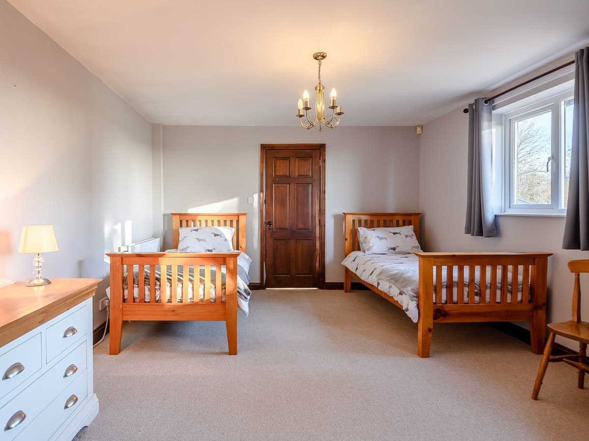 Twin Bedroom